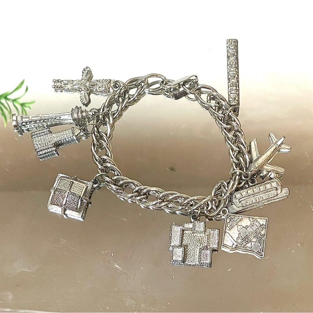 ☀️2/$20 Vintage Travel Charm Silver Charm Bracelet | 1962 Seattle World’s Fair